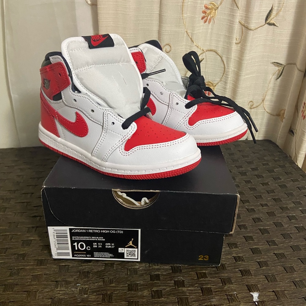 Nike Retro Jordan 1 High OG Red And White Toddler Size 10 New With Box